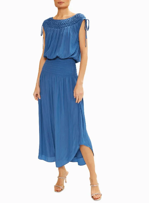 Women's Trendy Clothes Zoe Midi Dress In True Blue