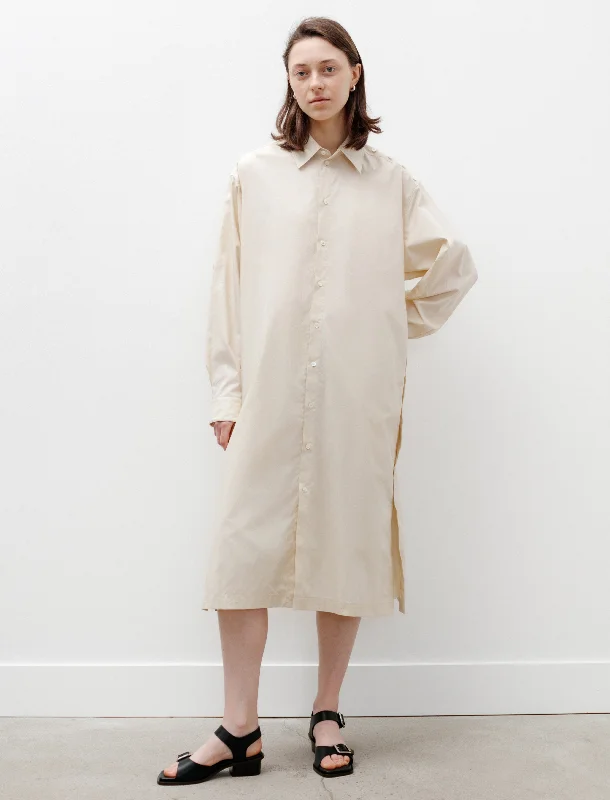 Women's Relaxed Outfit Playful Buttoned Shirt Dress Cream