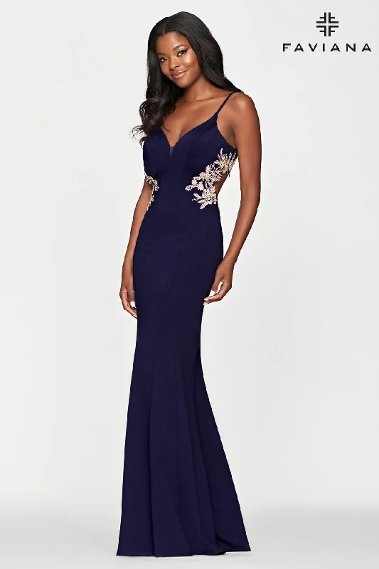 Affordable Women's Outfit Faviana S10668 Cutout Crepe Fit & Flare Gown With Embroidered Lace Applique | Navy/Gold